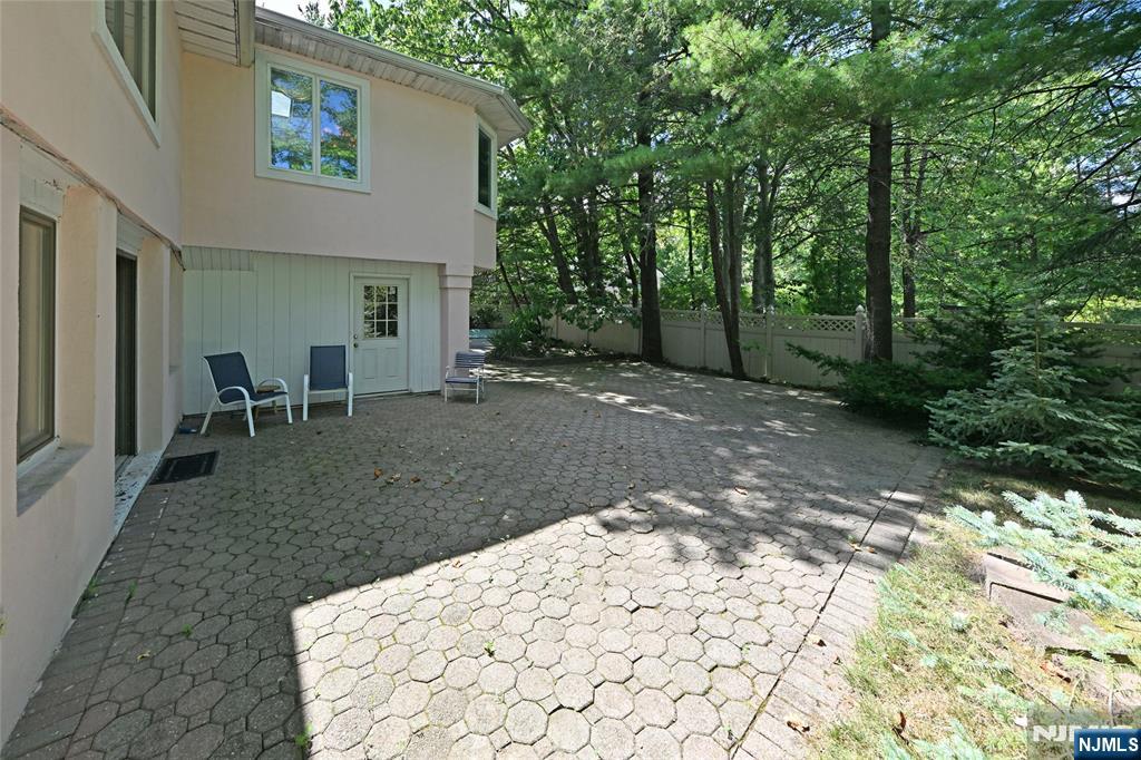 Englewood Cliffs, New Jersey, 07632, United States, 5 Bedrooms Bedrooms, ,4 BathroomsBathrooms,Residential,Active,1929465