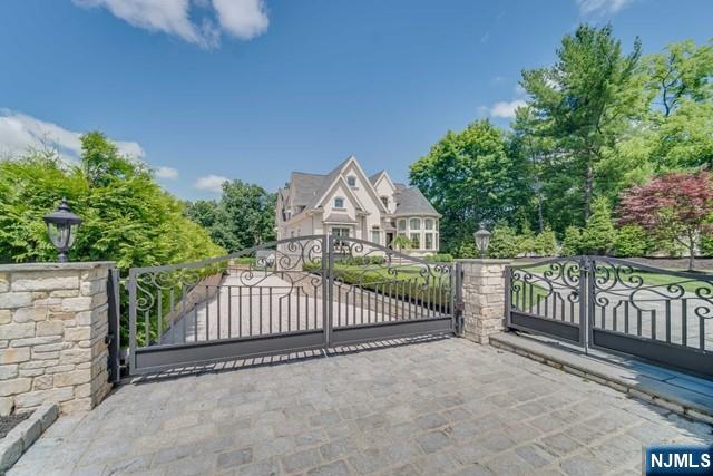 North Caldwell, New Jersey, 07006, United States, 3 Bedrooms Bedrooms, ,4 BathroomsBathrooms,Residential,Active,2008294