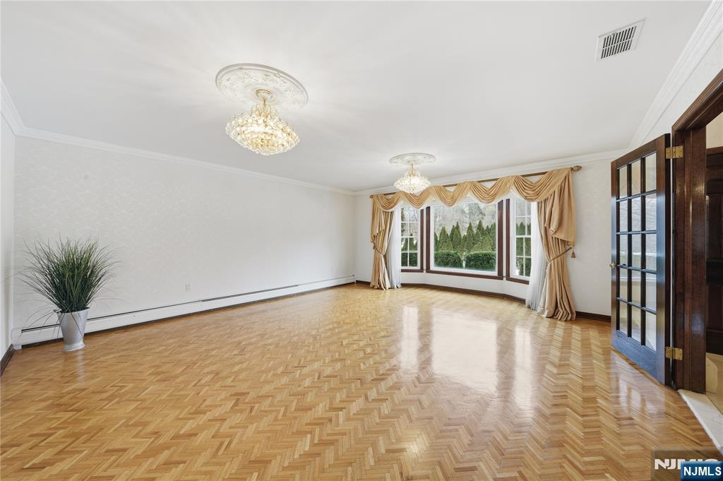 Cresskill, New Jersey, 07626, United States, 5 Bedrooms Bedrooms, ,5 BathroomsBathrooms,Residential,Active,2007619