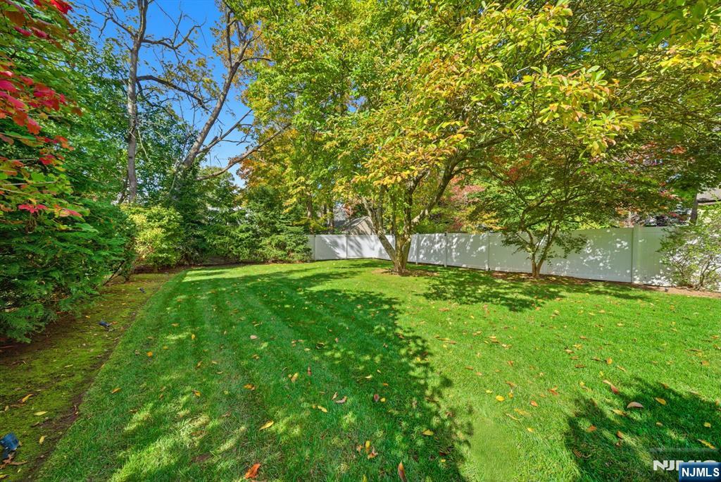 Tenafly, New Jersey, 07670, United States, 5 Bedrooms Bedrooms, ,5 BathroomsBathrooms,Residential,Active,1970990