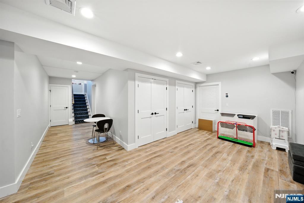Cresskill, New Jersey, 07626, United States, 5 Bedrooms Bedrooms, ,5 BathroomsBathrooms,Residential,Active,1929433