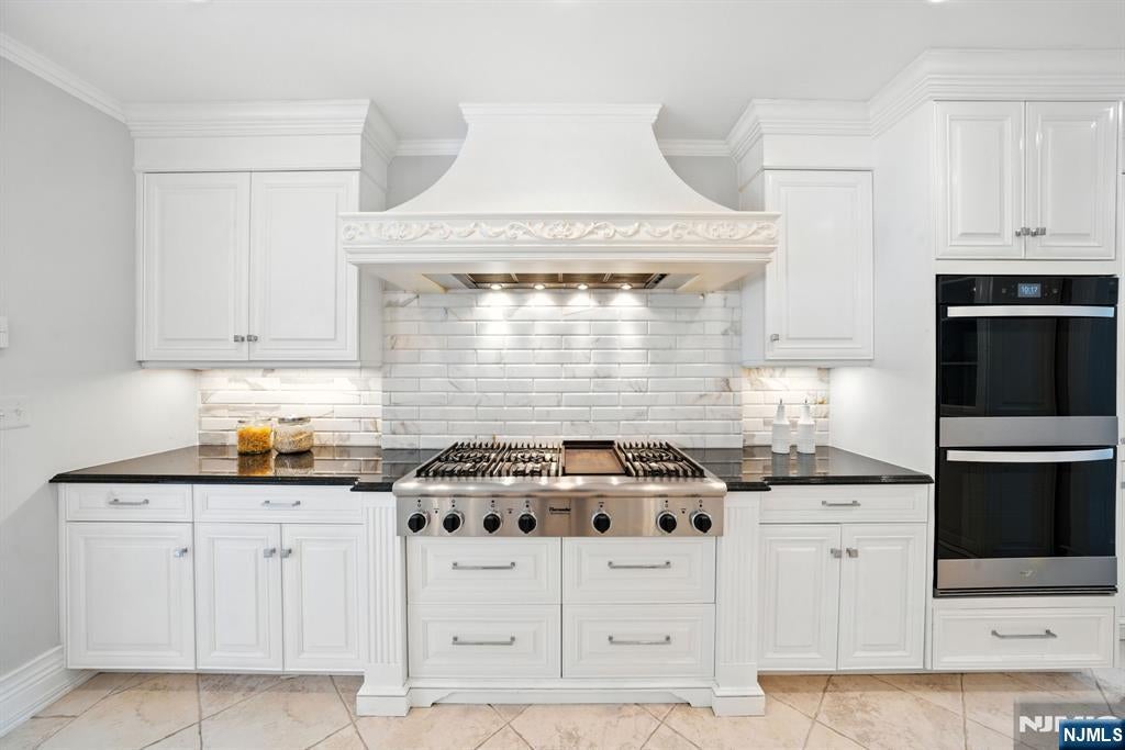 Tenafly, New Jersey, 07670, United States, 7 Bedrooms Bedrooms, ,9 BathroomsBathrooms,Residential,Active,1919077