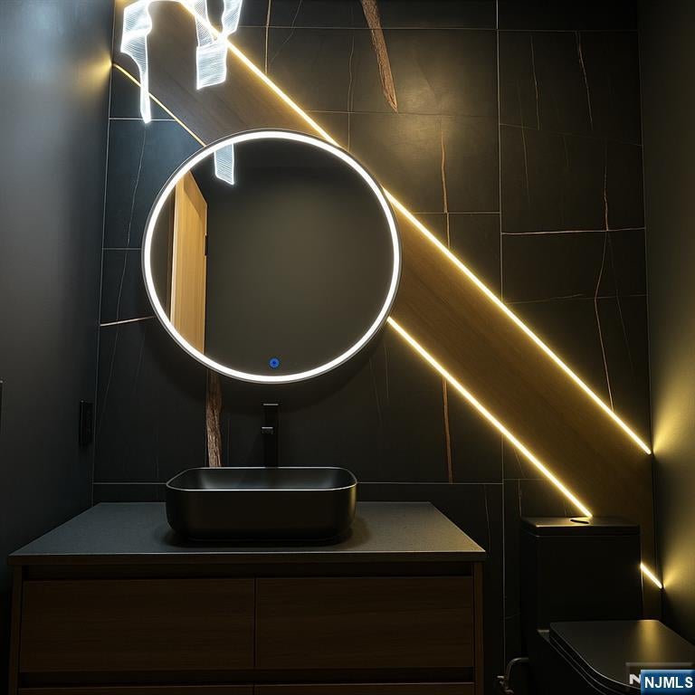 Englewood Cliffs, New Jersey, 07632, United States, 7 Bedrooms Bedrooms, ,8 BathroomsBathrooms,Residential,Active,1952040