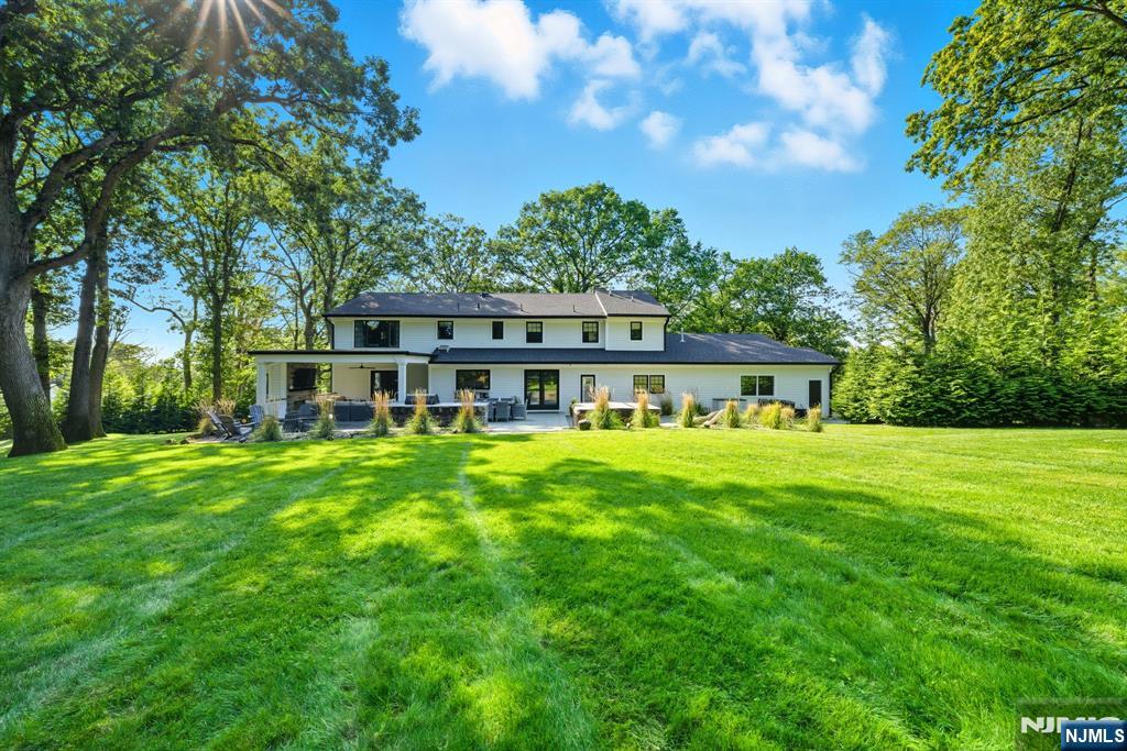 Tenafly, New Jersey, 07670, United States, 5 Bedrooms Bedrooms, ,7 BathroomsBathrooms,Residential,Active,1963399