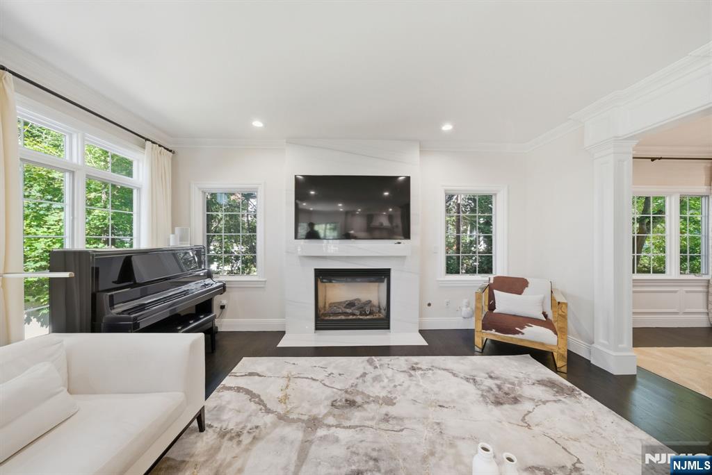 Tenafly, New Jersey, 07670, United States, 5 Bedrooms Bedrooms, ,5 BathroomsBathrooms,Residential,Active,1963283