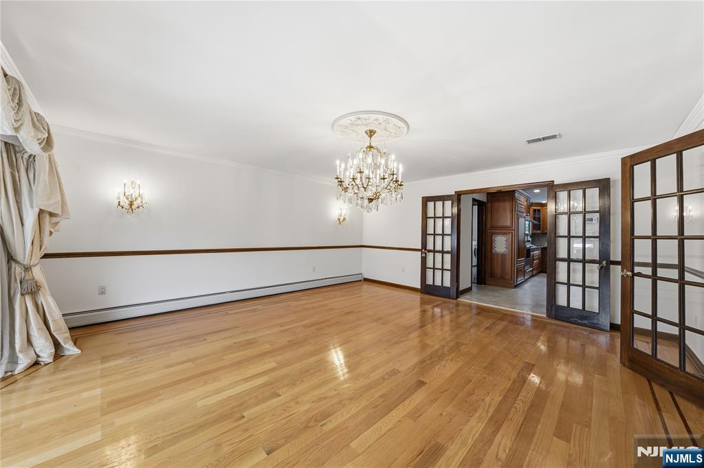 Cresskill, New Jersey, 07626, United States, 5 Bedrooms Bedrooms, ,5 BathroomsBathrooms,Residential,Active,2007619