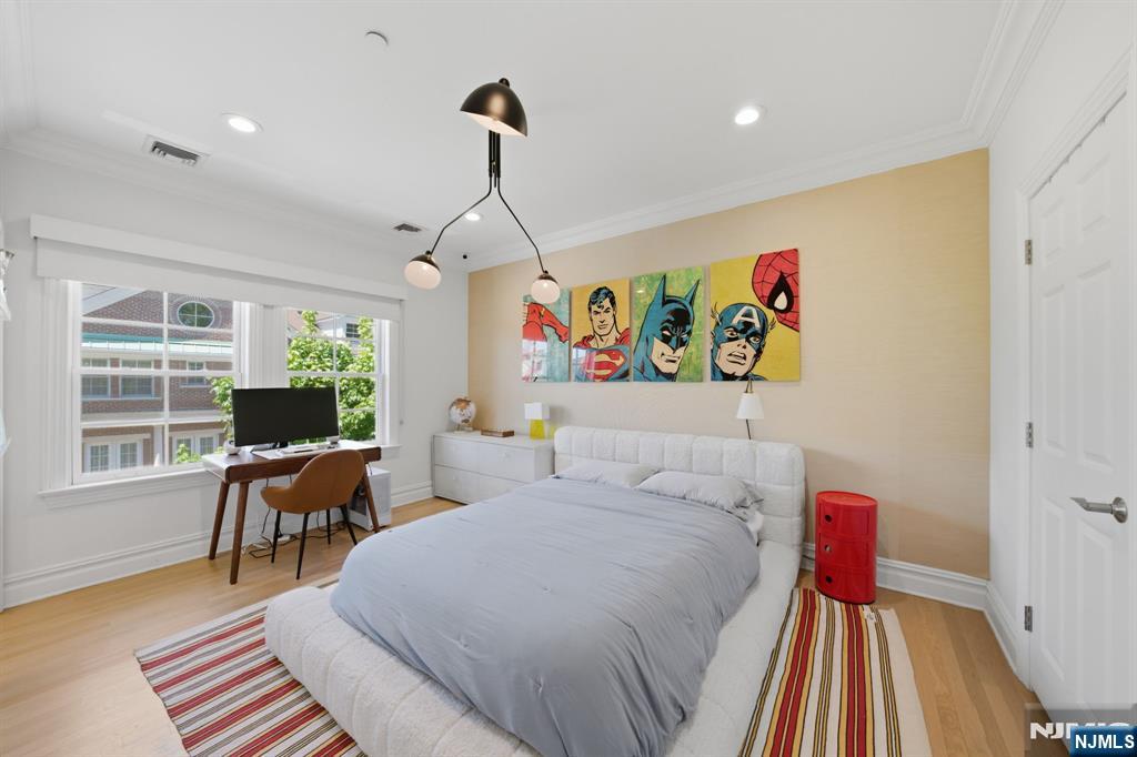 Tenafly, New Jersey, 07670, United States, 4 Bedrooms Bedrooms, ,5 BathroomsBathrooms,Residential,Active,2045606