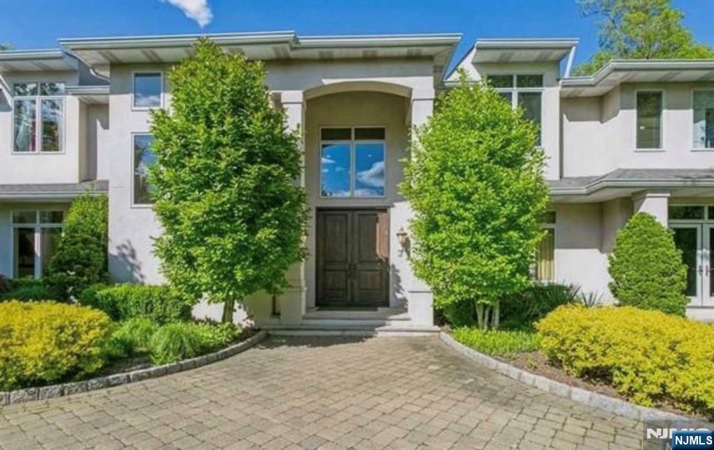Tenafly, New Jersey, 07670, United States, 6 Bedrooms Bedrooms, ,7 BathroomsBathrooms,Residential,Active,2043827