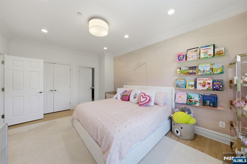 Tenafly, New Jersey, 07670, United States, 4 Bedrooms Bedrooms, ,5 BathroomsBathrooms,Residential,Active,2045606