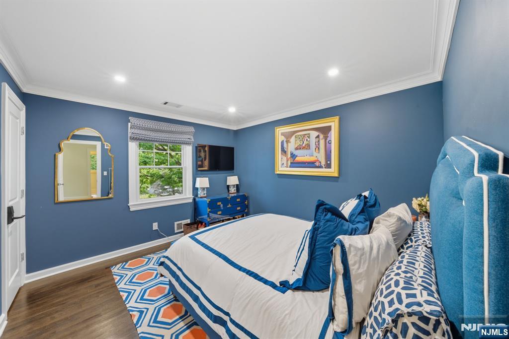 Tenafly, New Jersey, 07670, United States, 5 Bedrooms Bedrooms, ,7 BathroomsBathrooms,Residential,Active,1963399