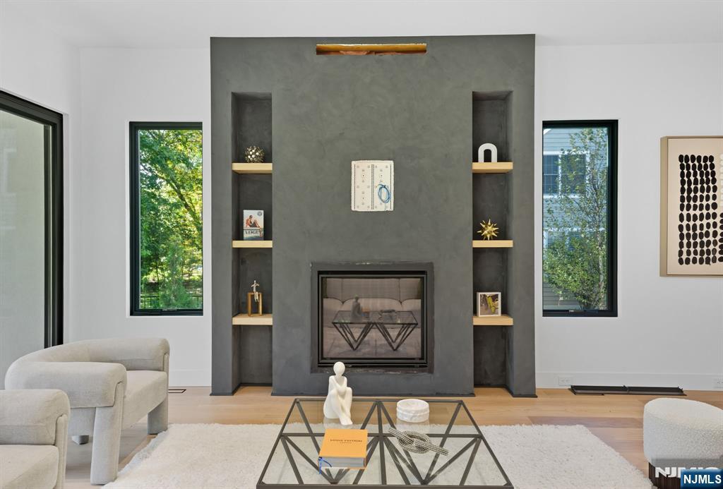 Tenafly, New Jersey, 07670, United States, 6 Bedrooms Bedrooms, ,6 BathroomsBathrooms,Residential,Active,1942348