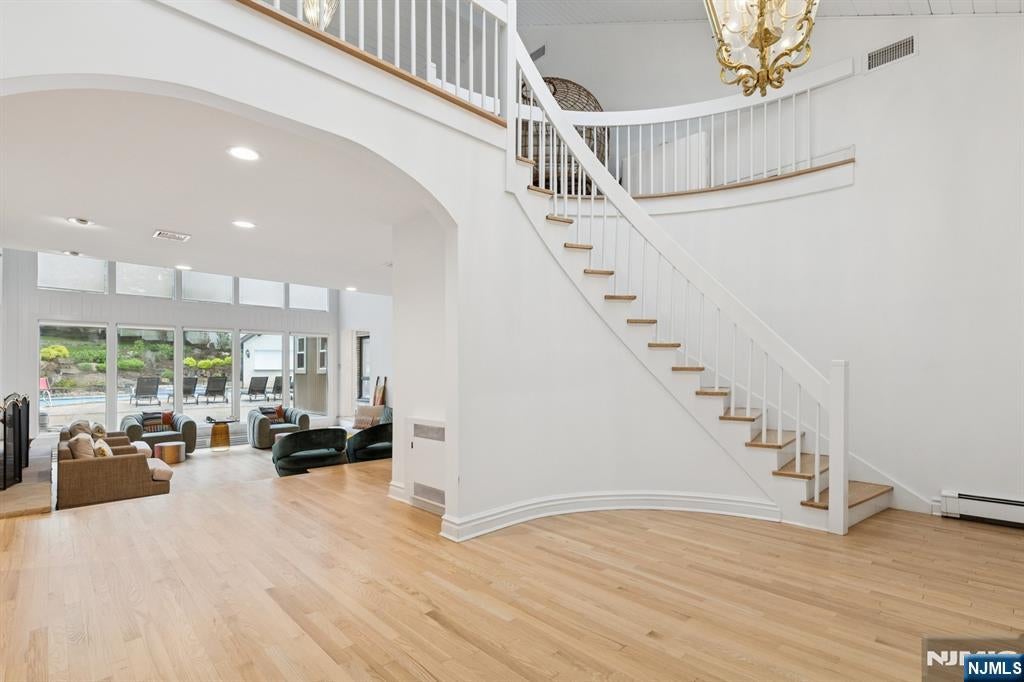 Cresskill, New Jersey, 07626, United States, 8 Bedrooms Bedrooms, ,5 BathroomsBathrooms,Residential,Active,1831840