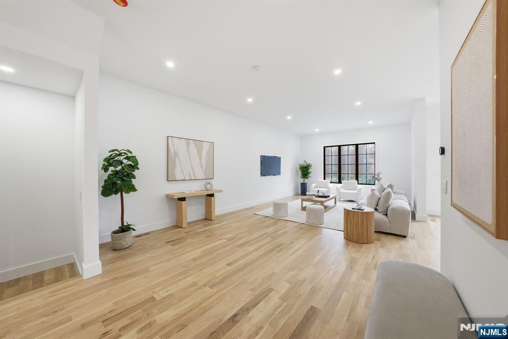 Demarest, New Jersey, 07627, United States, 4 Bedrooms Bedrooms, ,5 BathroomsBathrooms,Residential,Active,1997574