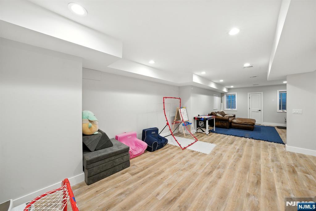 Cresskill, New Jersey, 07626, United States, 5 Bedrooms Bedrooms, ,5 BathroomsBathrooms,Residential,Active,1929433