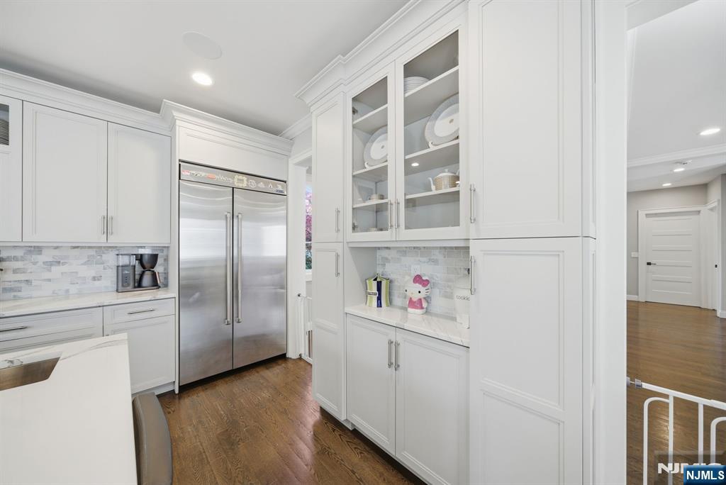 Tenafly, New Jersey, 07670, United States, 5 Bedrooms Bedrooms, ,5 BathroomsBathrooms,Residential,Active,1970990