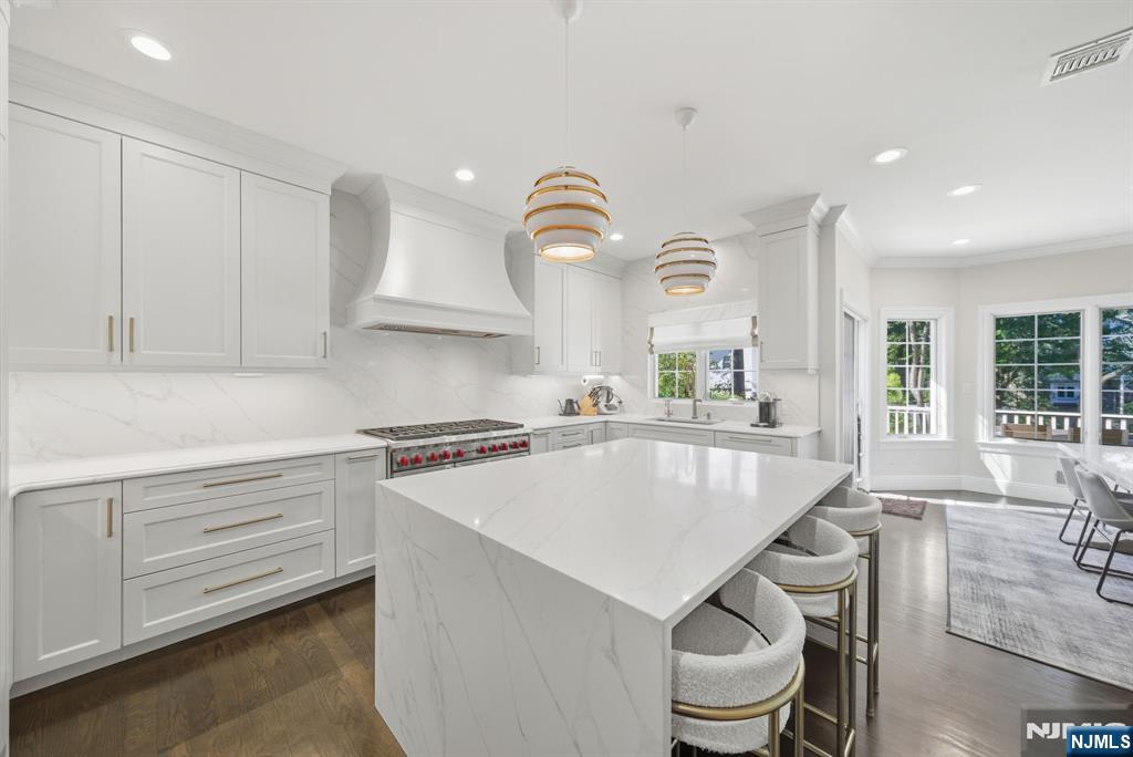 Tenafly, New Jersey, 07670, United States, 5 Bedrooms Bedrooms, ,5 BathroomsBathrooms,Residential,Active,1963283