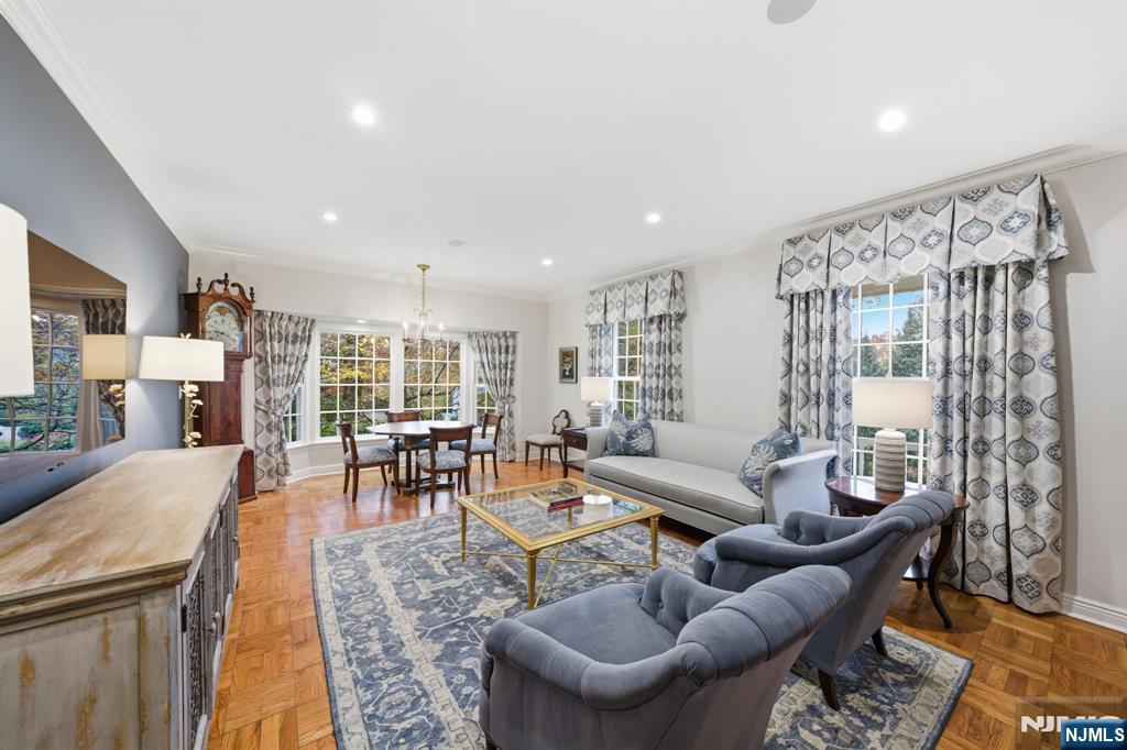 Tenafly, New Jersey, 07670, United States, 6 Bedrooms Bedrooms, ,4 BathroomsBathrooms,Residential,Pending,2007021