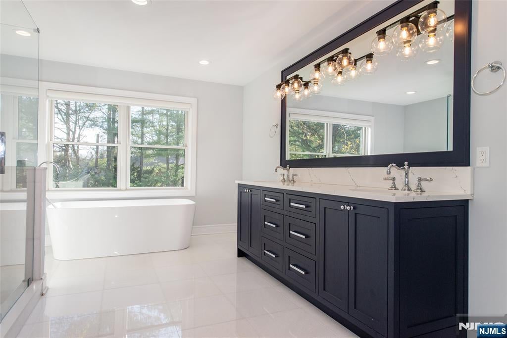 Demarest, New Jersey, 07627, United States, 5 Bedrooms Bedrooms, ,7 BathroomsBathrooms,Residential,Active,2037533