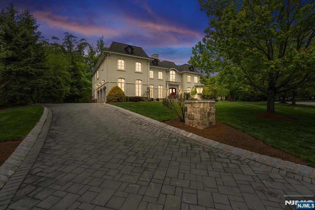Upper Saddle River, New Jersey, 07458, United States, 6 Bedrooms Bedrooms, ,7 BathroomsBathrooms,Residential,Active,2045761