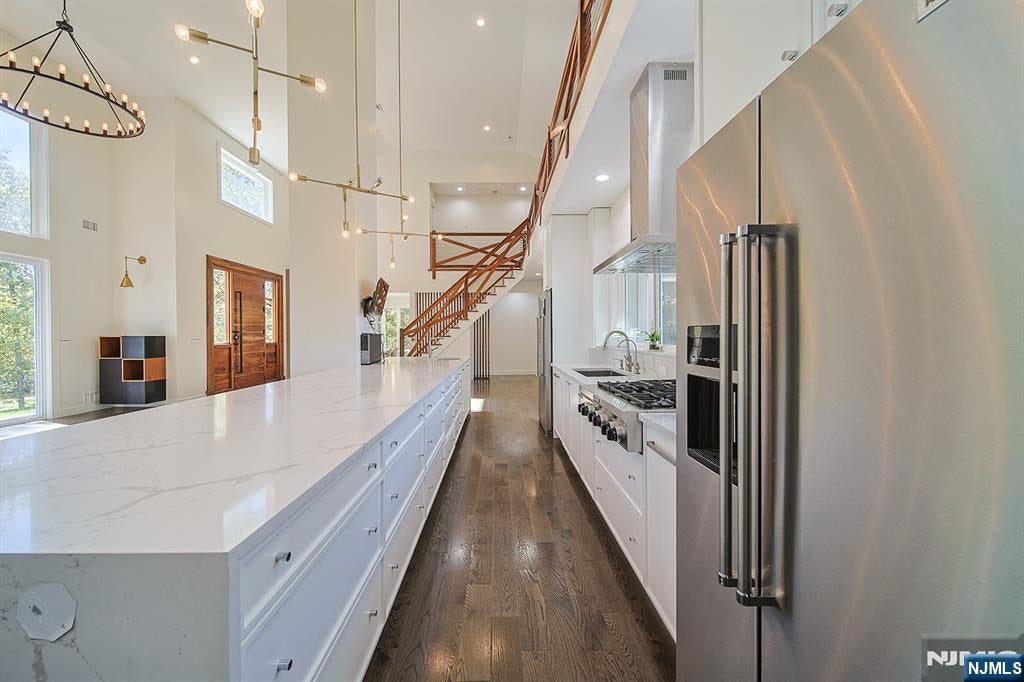 Warren, New Jersey, 07059, United States, 3 Bedrooms Bedrooms, ,5 BathroomsBathrooms,Residential,Active,1965824