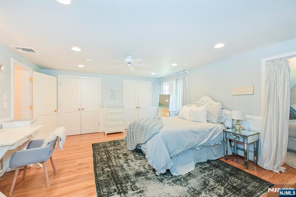 Glen Rock, New Jersey, 07452, United States, 5 Bedrooms Bedrooms, ,6 BathroomsBathrooms,Residential,Active,2042645