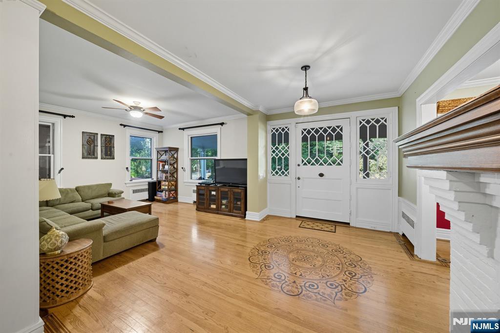 Tenafly, New Jersey, 07670, United States, 6 Bedrooms Bedrooms, ,4 BathroomsBathrooms,Residential,Active,1945075