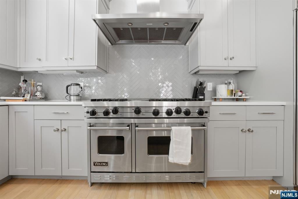 Tenafly, New Jersey, 07670, United States, 4 Bedrooms Bedrooms, ,5 BathroomsBathrooms,Residential,Active,2045606