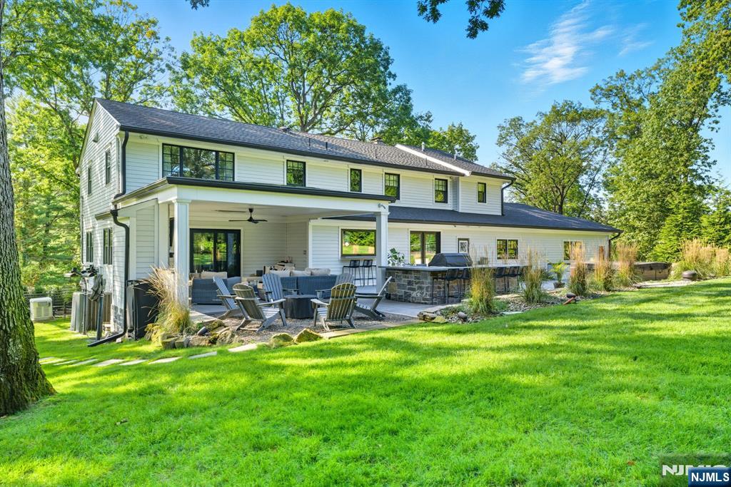 Tenafly, New Jersey, 07670, United States, 5 Bedrooms Bedrooms, ,7 BathroomsBathrooms,Residential,Active,1963399