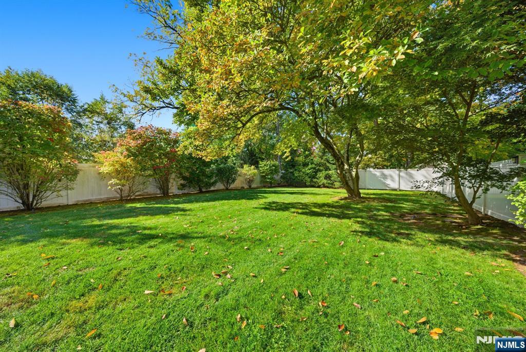 Tenafly, New Jersey, 07670, United States, 5 Bedrooms Bedrooms, ,5 BathroomsBathrooms,Residential,Active,1970990