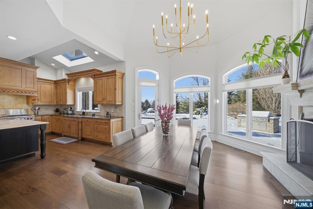 Cresskill, New Jersey, 07626, United States, 6 Bedrooms Bedrooms, ,8 BathroomsBathrooms,Residential,Active,2012941