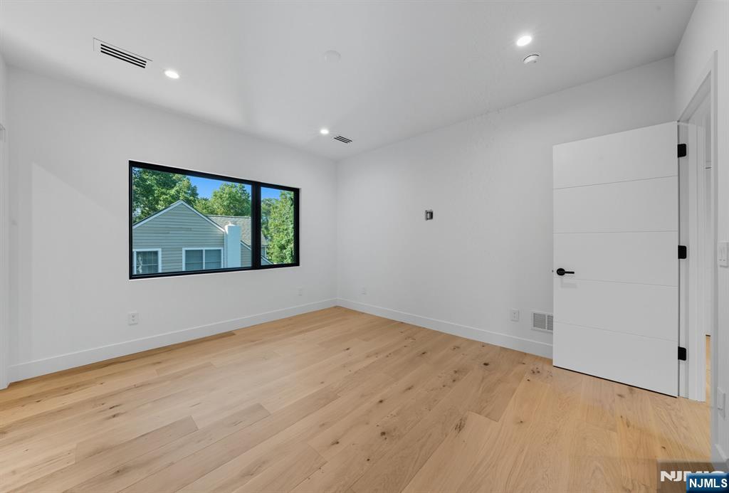 Tenafly, New Jersey, 07670, United States, 6 Bedrooms Bedrooms, ,6 BathroomsBathrooms,Residential,Active,1942348