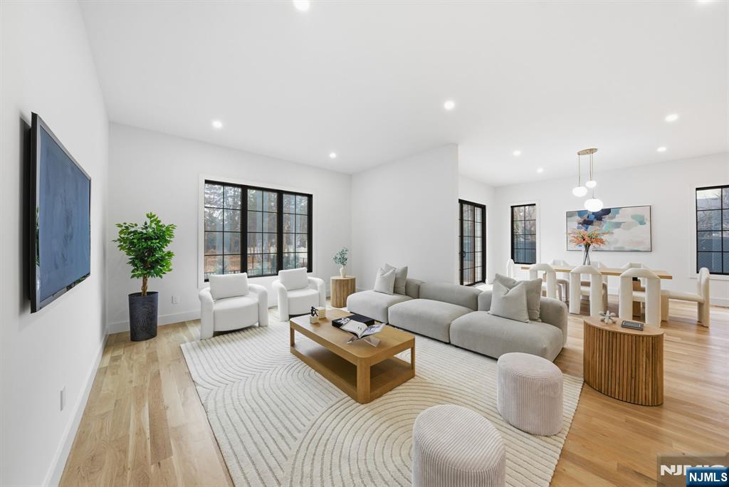 Demarest, New Jersey, 07627, United States, 4 Bedrooms Bedrooms, ,5 BathroomsBathrooms,Residential,Active,2008353