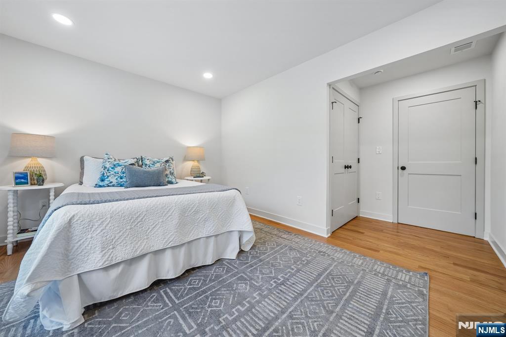Millburn, New Jersey, 07078, United States, 5 Bedrooms Bedrooms, ,4 BathroomsBathrooms,Residential,Active,2044164