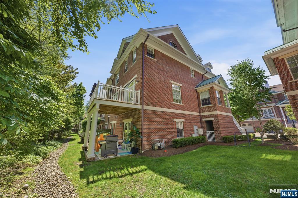 Tenafly, New Jersey, 07670, United States, 4 Bedrooms Bedrooms, ,5 BathroomsBathrooms,Residential,Active,2045606