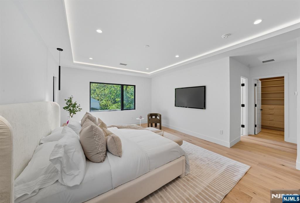 Tenafly, New Jersey, 07670, United States, 6 Bedrooms Bedrooms, ,6 BathroomsBathrooms,Residential,Active,1942348