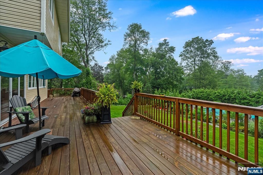 Upper Saddle River, New Jersey, 07458, United States, 4 Bedrooms Bedrooms, ,5 BathroomsBathrooms,Residential,Active,1964462