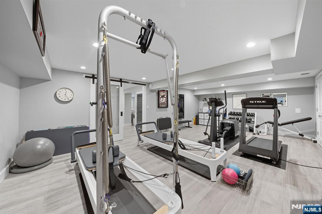 Tenafly, New Jersey, 07670, United States, 5 Bedrooms Bedrooms, ,7 BathroomsBathrooms,Residential,Active,1963399