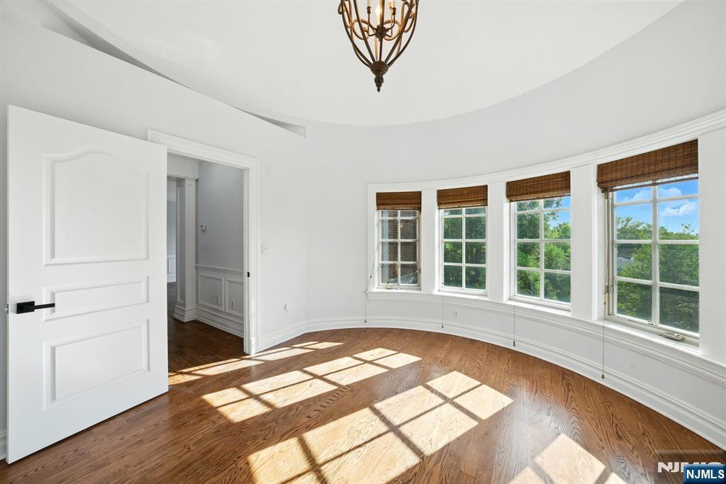 Tenafly, New Jersey, 07670, United States, 7 Bedrooms Bedrooms, ,9 BathroomsBathrooms,Residential,Active,1919077