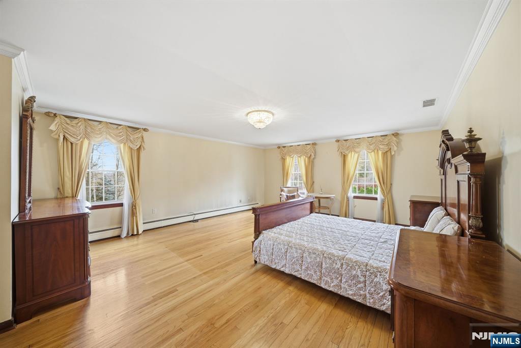 Cresskill, New Jersey, 07626, United States, 5 Bedrooms Bedrooms, ,5 BathroomsBathrooms,Residential,Active,1995264
