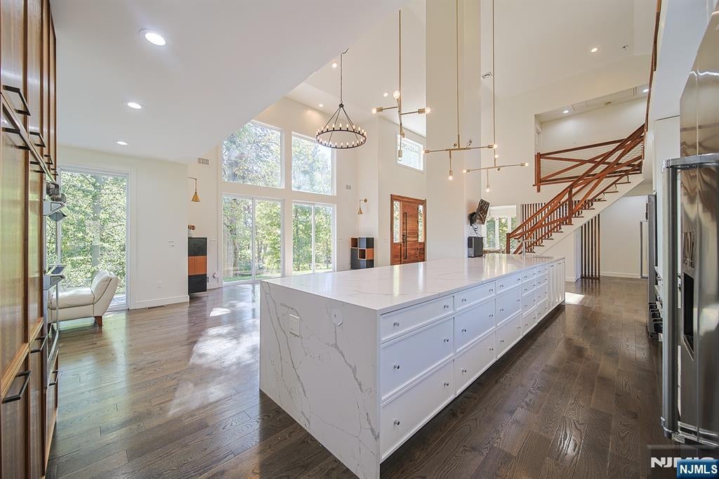 Warren, New Jersey, 07059, United States, 3 Bedrooms Bedrooms, ,5 BathroomsBathrooms,Residential,Active,1965824