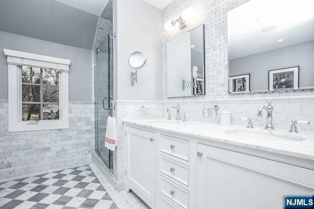 Tenafly, New Jersey, 07670, United States, 4 Bedrooms Bedrooms, ,4 BathroomsBathrooms,Residential,Active,2010150