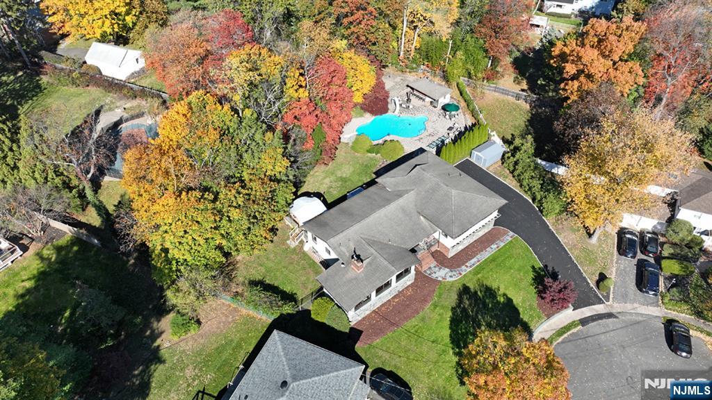 Paramus, New Jersey, 07652, United States, 4 Bedrooms Bedrooms, ,6 BathroomsBathrooms,Residential,Active,1990037