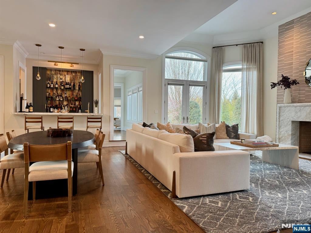 Cresskill, New Jersey, 07626, United States, 6 Bedrooms Bedrooms, ,8 BathroomsBathrooms,Residential,Active,2012941