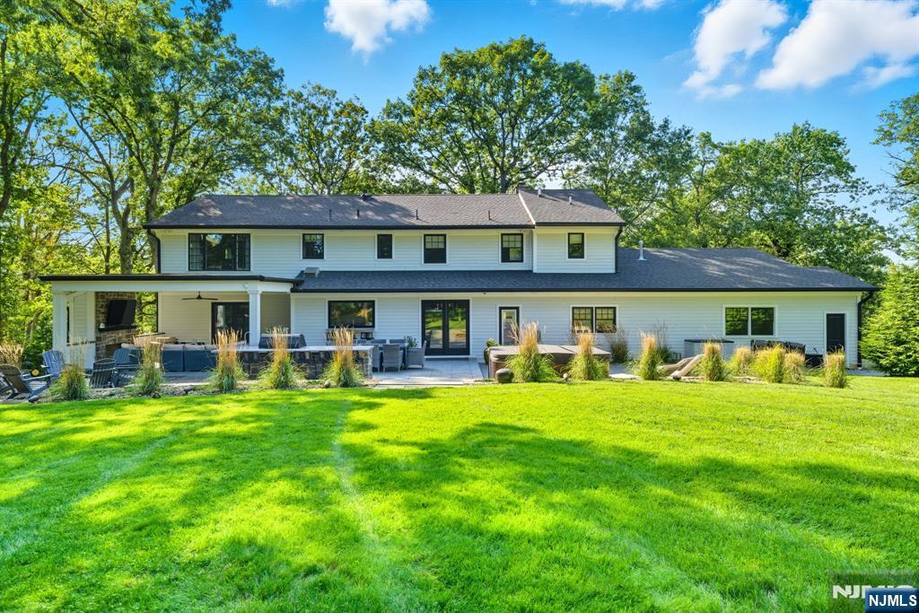 Tenafly, New Jersey, 07670, United States, 5 Bedrooms Bedrooms, ,7 BathroomsBathrooms,Residential,Active,1963399