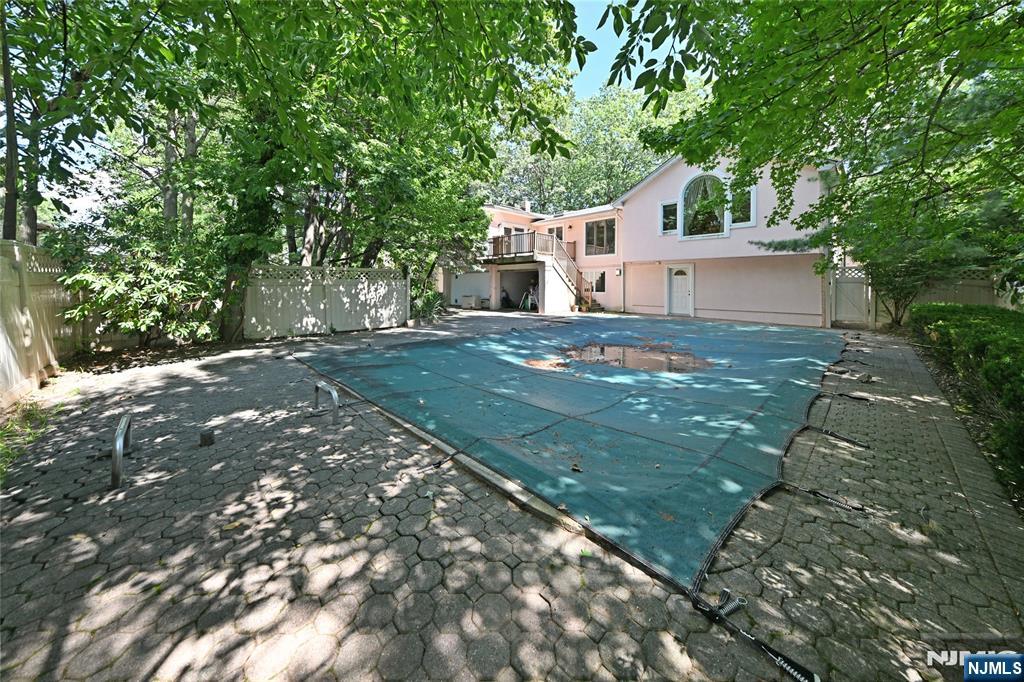 Englewood Cliffs, New Jersey, 07632, United States, 5 Bedrooms Bedrooms, ,4 BathroomsBathrooms,Residential,Active,1929465