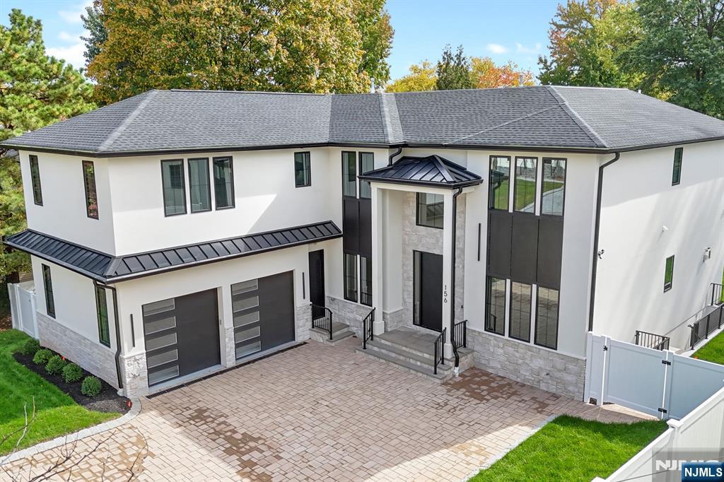 Paramus, New Jersey, 07652, United States, 6 Bedrooms Bedrooms, ,7 BathroomsBathrooms,Residential,Active,1968119