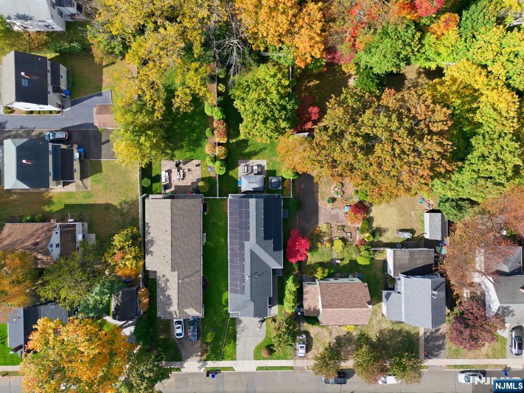 Tenafly, New Jersey, 07670, United States, 5 Bedrooms Bedrooms, ,5 BathroomsBathrooms,Residential,Active,1970990