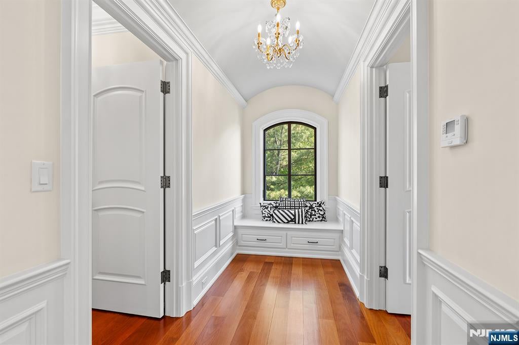 Upper Saddle River, New Jersey, 07458, United States, 6 Bedrooms Bedrooms, ,7 BathroomsBathrooms,Residential,Active,2045761