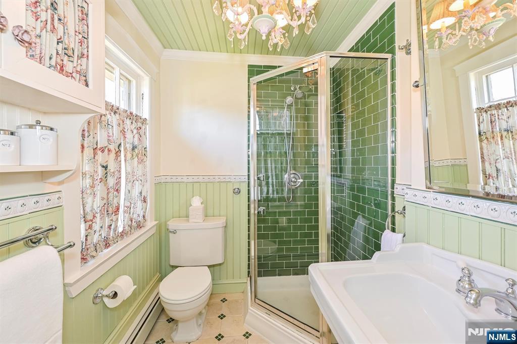 Glen Rock, New Jersey, 07452, United States, 5 Bedrooms Bedrooms, ,6 BathroomsBathrooms,Residential,Active,2042645