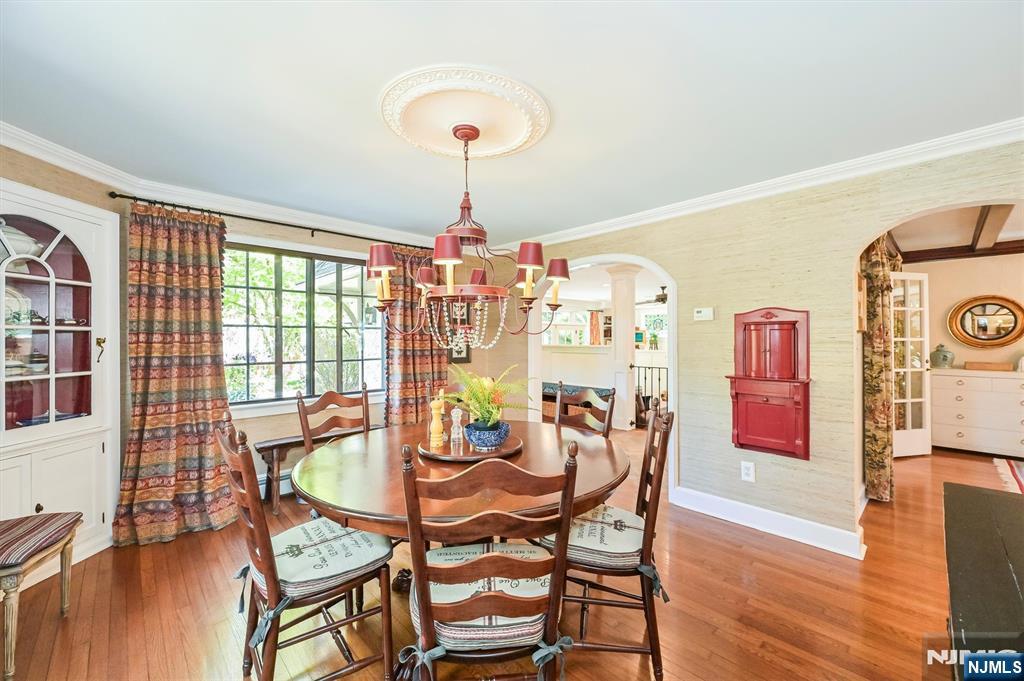 Glen Rock, New Jersey, 07452, United States, 5 Bedrooms Bedrooms, ,6 BathroomsBathrooms,Residential,Active,2042645